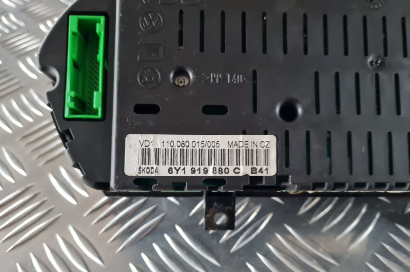 Spidometrs priekš ŠKODA FABIA 2003 4 Spidometrs priekš ŠKODA FABIA 2003