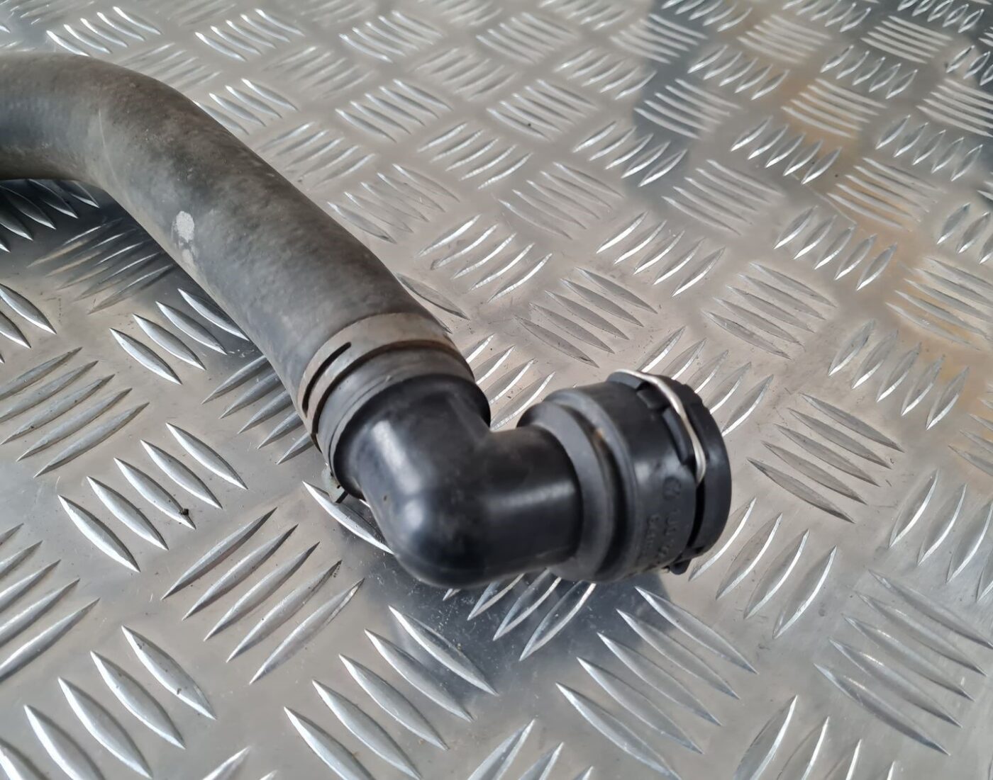 Dzesēšanas caurule priekš ŠKODA FABIA 2003 4 Dzesēšanas caurule priekš ŠKODA FABIA 2003