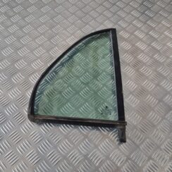 Labo durvju stūra stikls priekš ŠKODA FABIA 2003