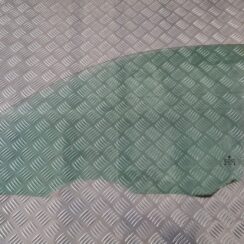 Priekšējo kreiso durvju stikls priekš ŠKODA FABIA 2003