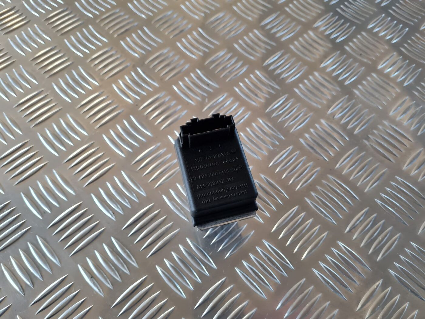 Salona ventilatora rezistors priekš AUDI A6 1998 4 Salona ventilatora rezistors priekš AUDI A6 1998