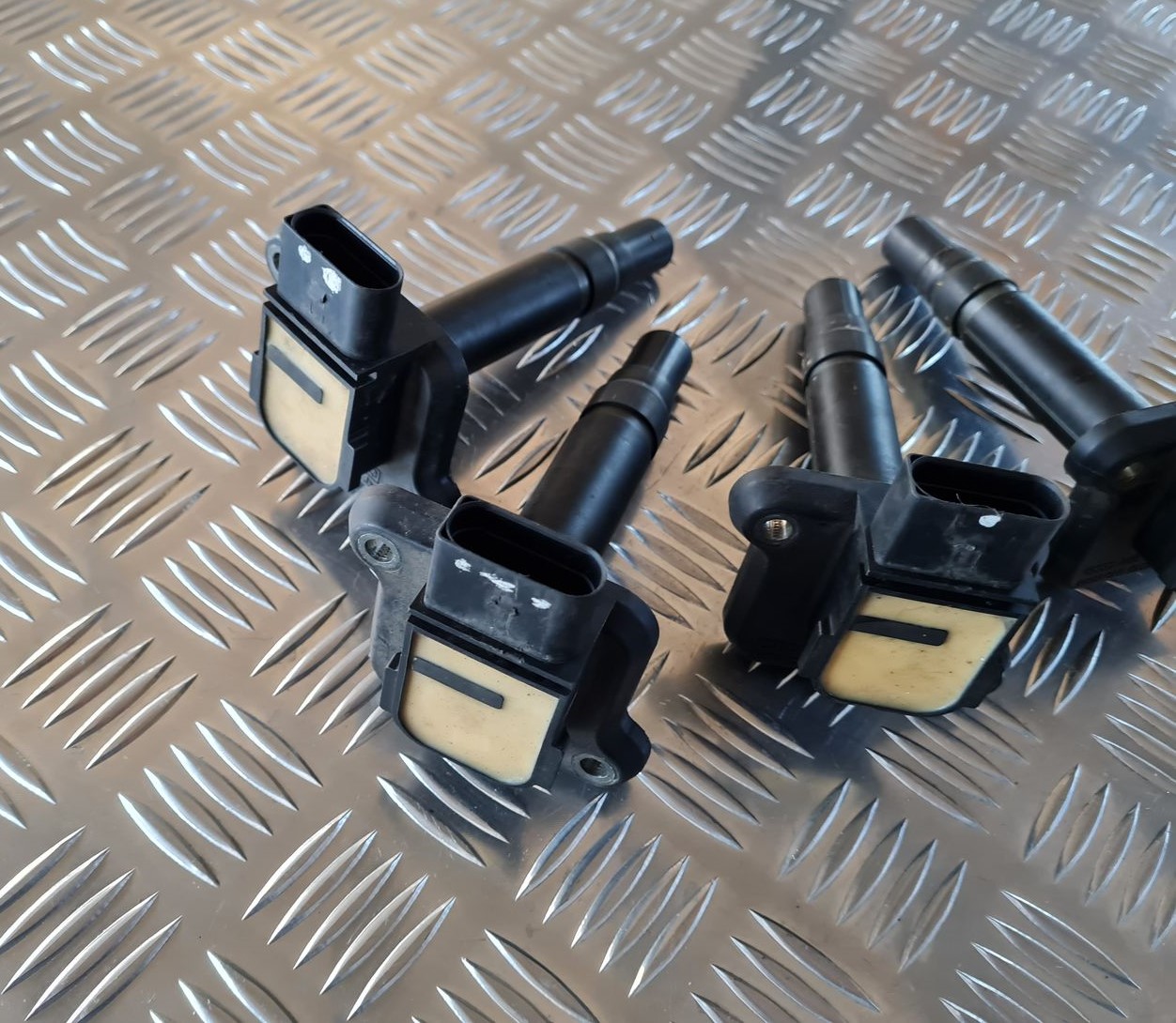 Augstsprieguma spole priekš AUDI A6 1998 2 Augstsprieguma spole priekš AUDI A6 1998