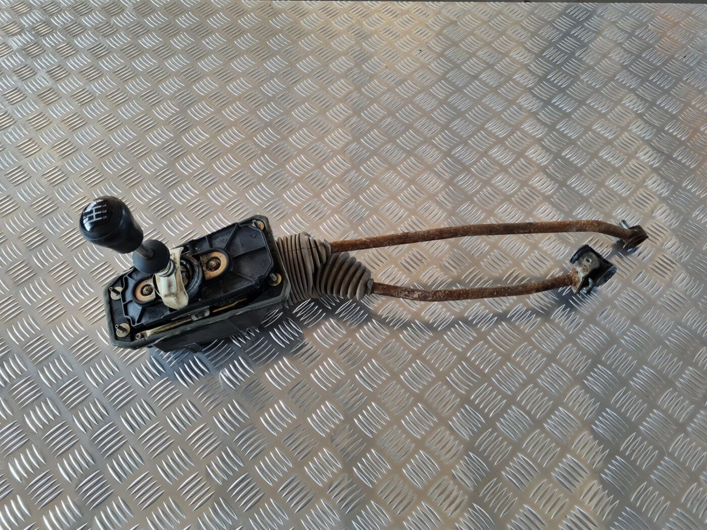 Ātrumu pārslēgšanas slēdzis priekš AUDI A6 1998 1 Ātrumu pārslēgšanas slēdzis priekš AUDI A6 1998