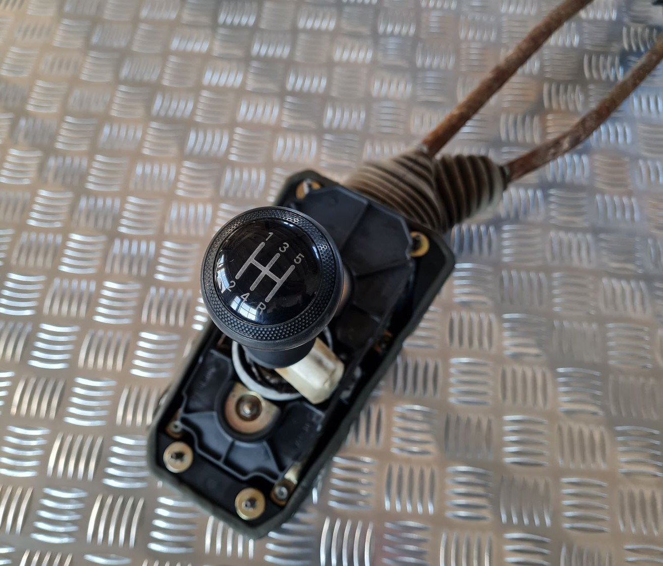 Ātrumu pārslēgšanas slēdzis priekš AUDI A6 1998 9 Ātrumu pārslēgšanas slēdzis priekš AUDI A6 1998