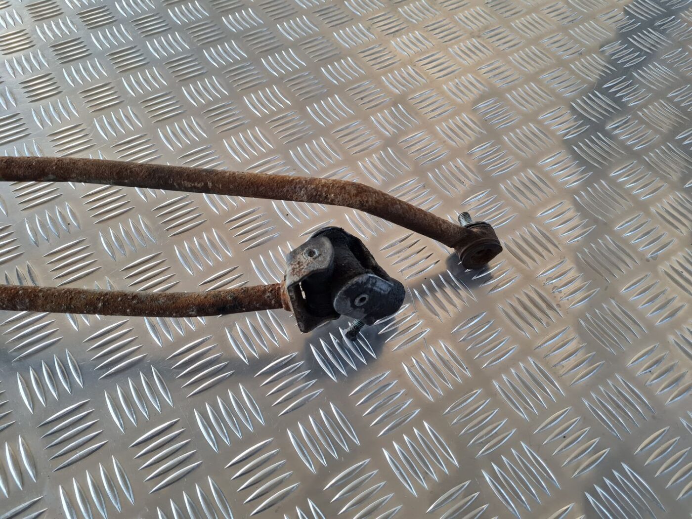 Ātrumu pārslēgšanas slēdzis priekš AUDI A6 1998 6 Ātrumu pārslēgšanas slēdzis priekš AUDI A6 1998