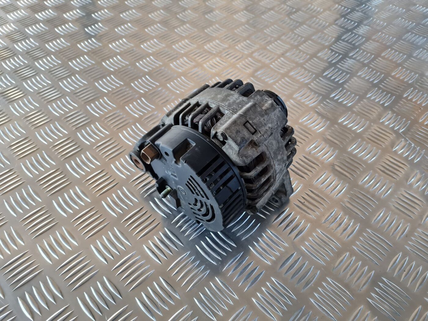 Ģenerators priekš AUDI A6 1998 8 Ģenerators priekš AUDI A6 1998