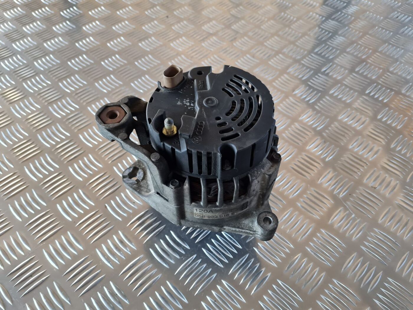 Ģenerators priekš AUDI A6 1998 4 Ģenerators priekš AUDI A6 1998