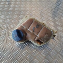 Dzesēšanas šķidruma tvertne priekš AUDI A6 1998