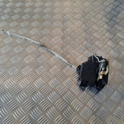 Priekšējo kreiso durvju slēdzene priekš AUDI A6 1998