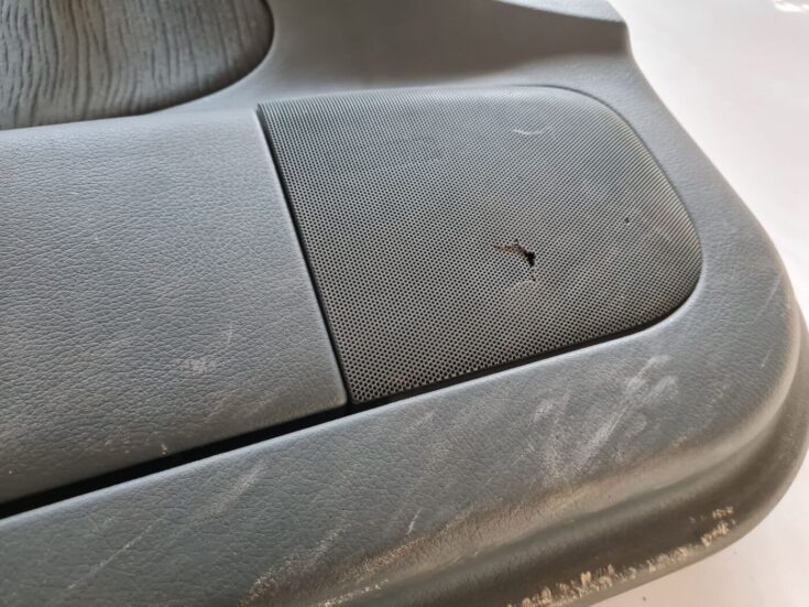 Priekšējo kreiso durvju apdare priekš AUDI A6 1998