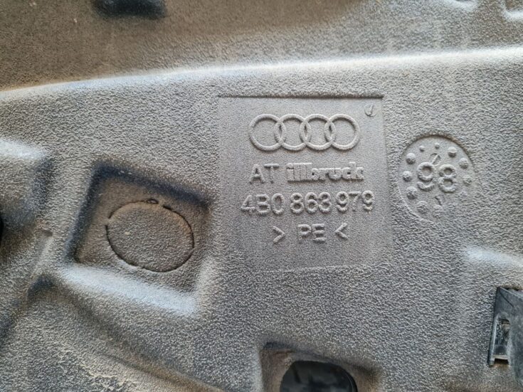 Priekšējo kreiso durvju apdare priekš AUDI A6 1998