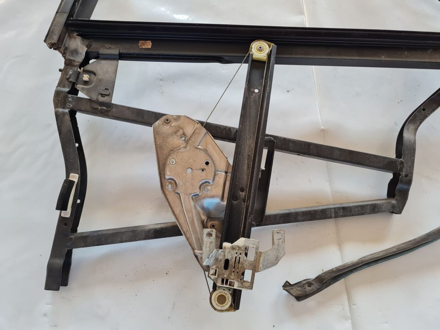 Durvju rāmis priekš AUDI A6 1998 6 Durvju rāmis priekš AUDI A6 1998