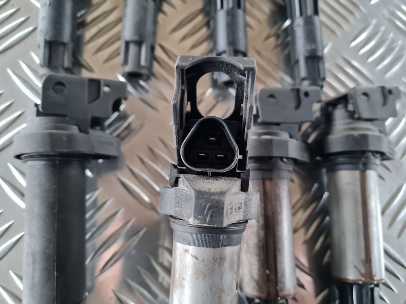 Augstsprieguma spole priekš BMW 6 E63 645 2004 4 Augstsprieguma spole priekš BMW 6 E63 645 2004