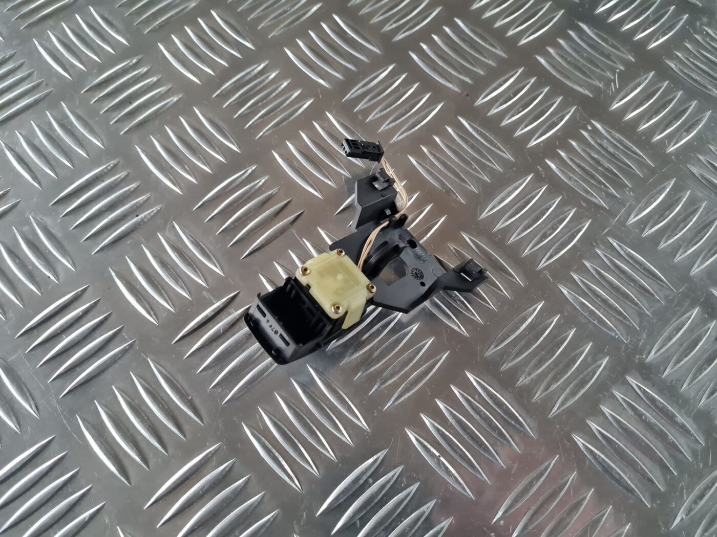 Stūres augstuma regulēšanas rokturis priekš BMW 6 E63 645 2004 3 Stūres augstuma regulēšanas rokturis priekš BMW 6 E63 645 2004