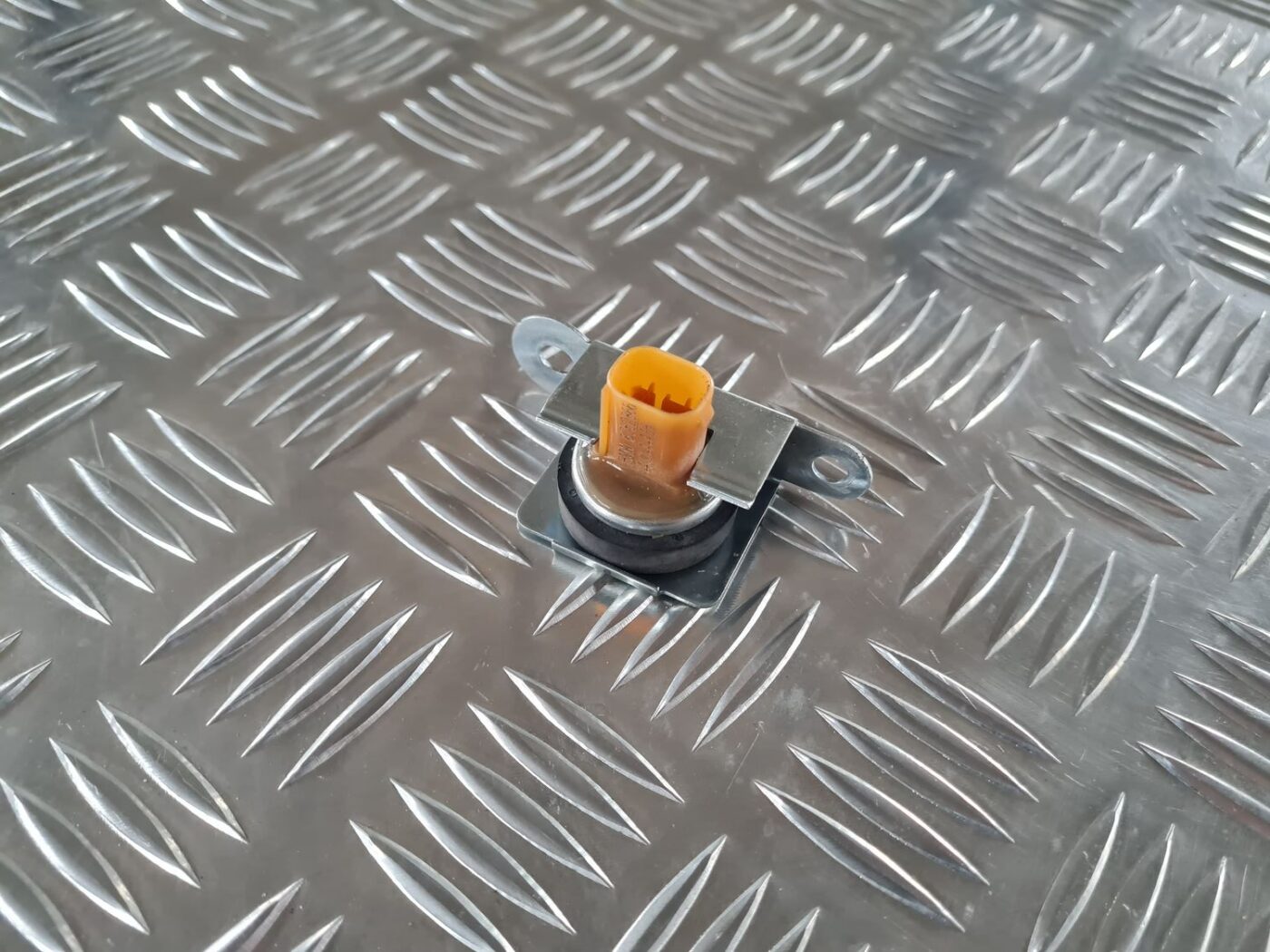 Akseleratora (gāzes) devējs priekš BMW 6 E63 645 2004 1 Akseleratora (gāzes) devējs priekš BMW 6 E63 645 2004