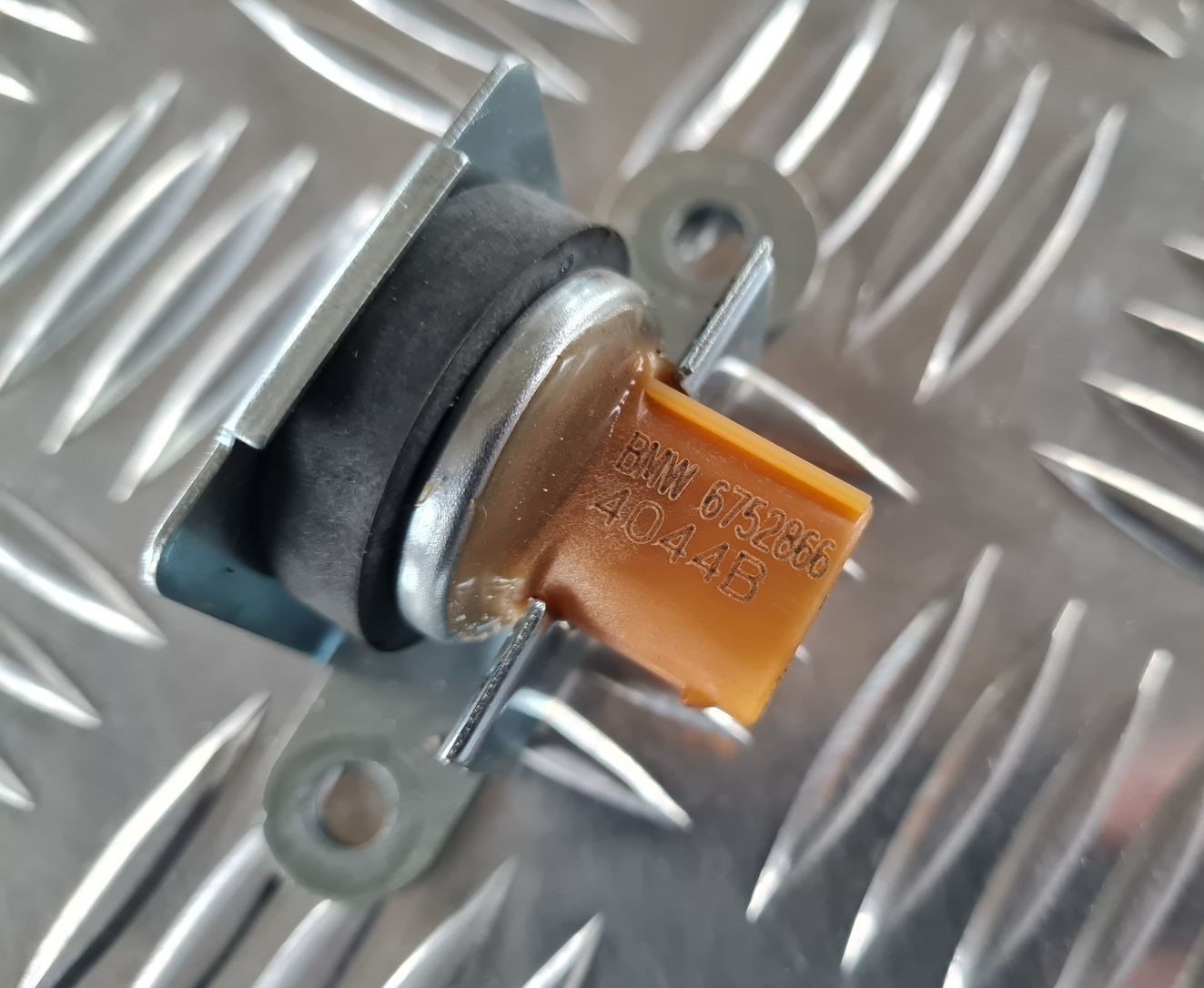 Akseleratora (gāzes) devējs priekš BMW 6 E63 645 2004 3 Akseleratora (gāzes) devējs priekš BMW 6 E63 645 2004