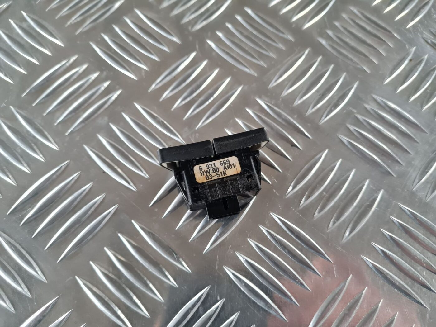 Salona poga priekš BMW 6 E63 645 2004 2 Salona poga priekš BMW 6 E63 645 2004