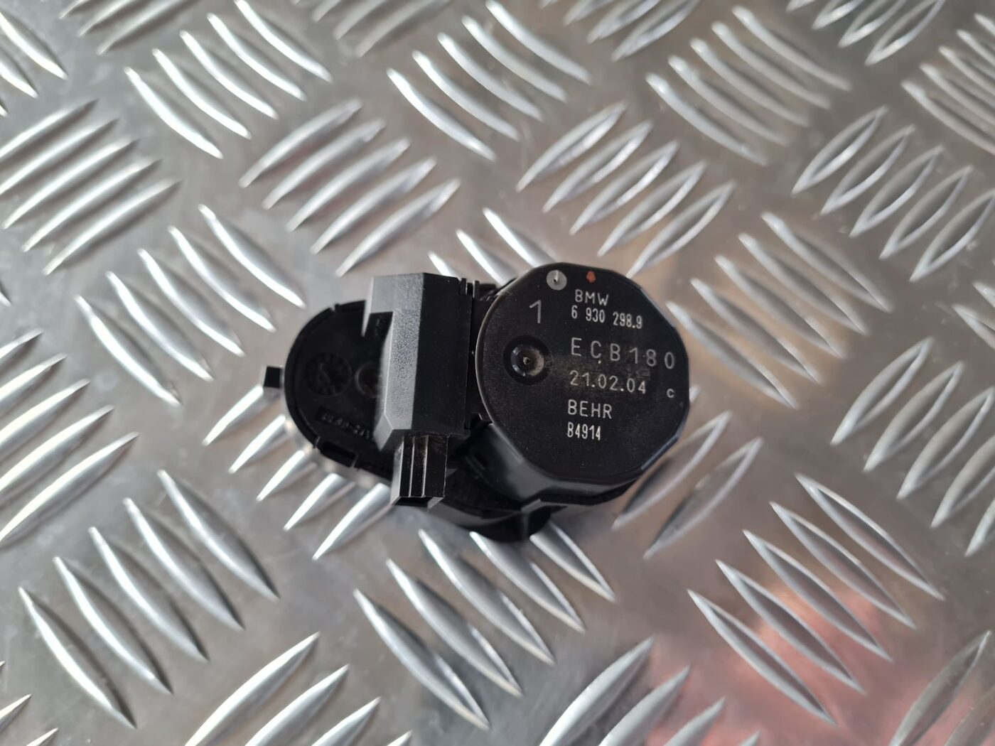 Apsildes sistēmas aktuators priekš BMW 6 E63 645 2004 2 Apsildes sistēmas aktuators priekš BMW 6 E63 645 2004