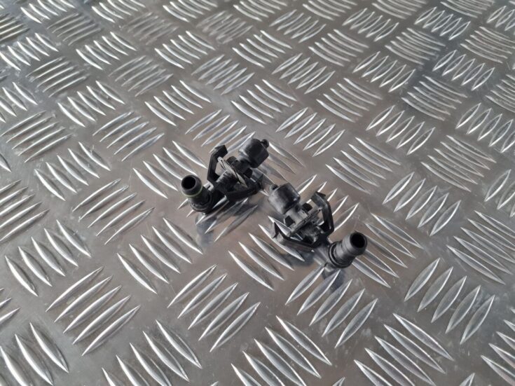 Lukturu mazgātāja sprausla priekš BMW 6 E63 645 2004