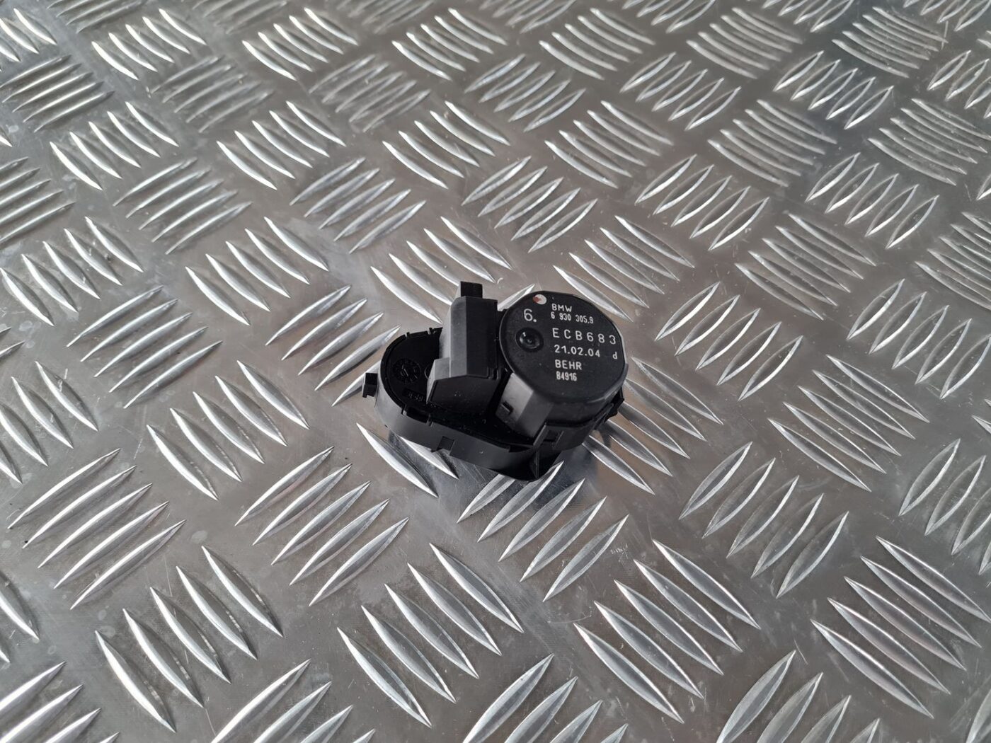 Apsildes sistēmas aktuators priekš BMW 6 E63 645 2004 1 Apsildes sistēmas aktuators priekš BMW 6 E63 645 2004