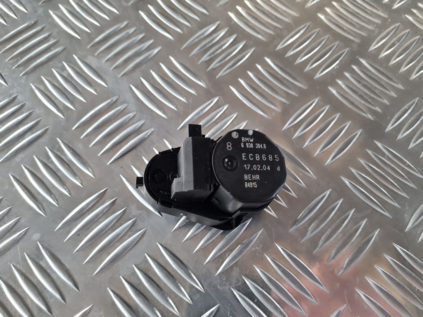 Apsildes sistēmas aktuators priekš BMW 6 E63 645 2004 2 Apsildes sistēmas aktuators priekš BMW 6 E63 645 2004