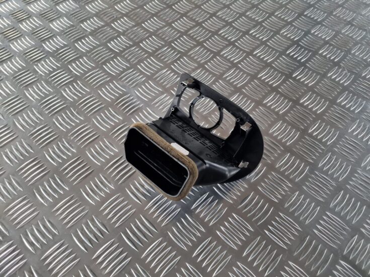 Mērinstrumentu paneļa gaisa vads, pa kreisi priekš BMW 6 E63 645 2004