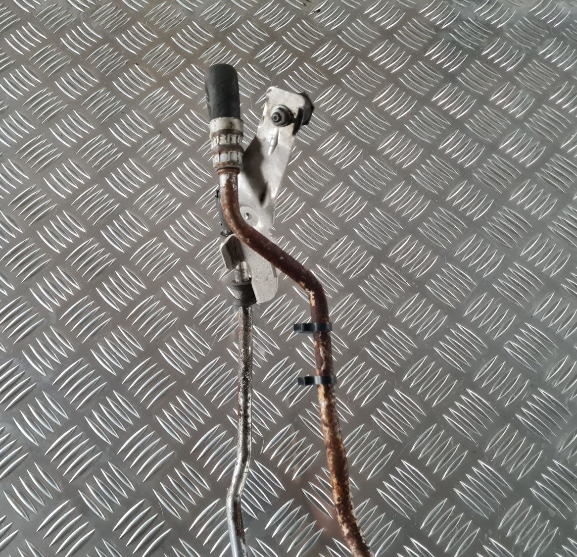 Hidrauliska pastiprinātāja caurule priekš BMW 6 E63 645 2004 5 Hidrauliska pastiprinātāja caurule priekš BMW 6 E63 645 2004