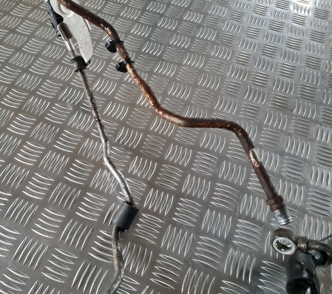 Hidrauliska pastiprinātāja caurule priekš BMW 6 E63 645 2004 4 Hidrauliska pastiprinātāja caurule priekš BMW 6 E63 645 2004