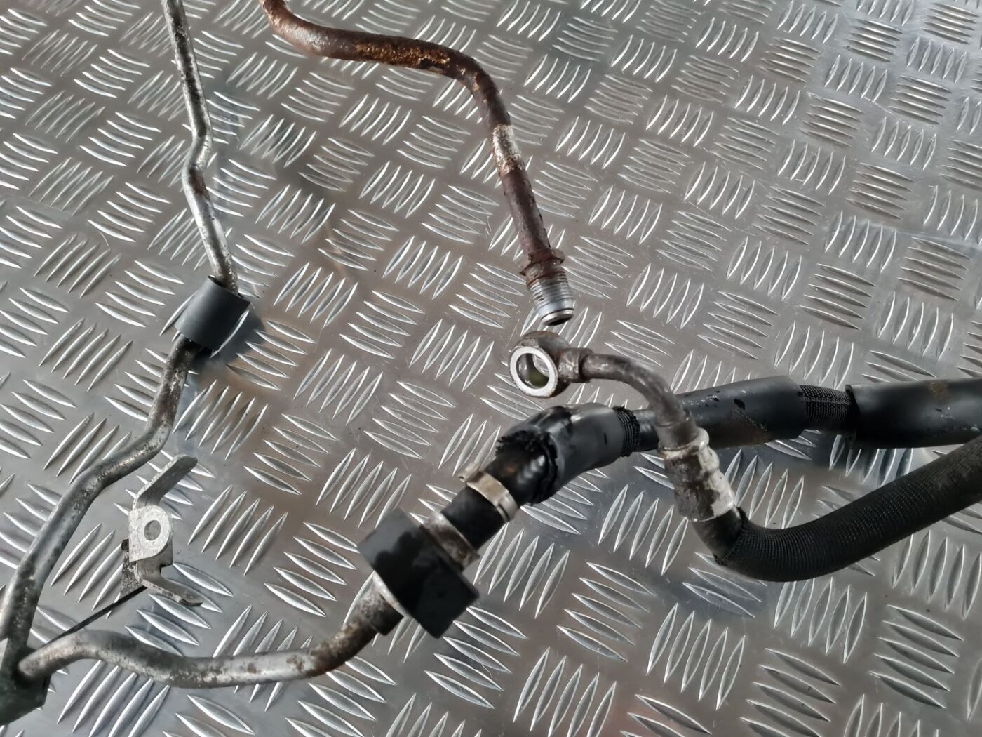 Hidrauliska pastiprinātāja caurule priekš BMW 6 E63 645 2004 3 Hidrauliska pastiprinātāja caurule priekš BMW 6 E63 645 2004