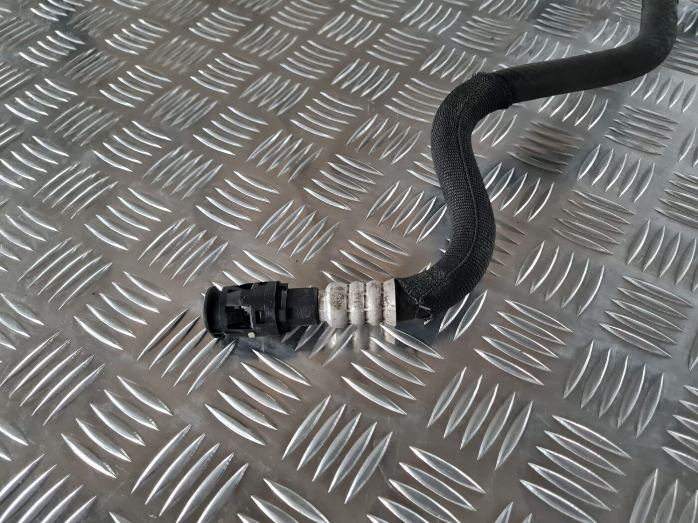 Hidrauliska pastiprinātāja caurule priekš BMW 6 E63 645 2004 6 Hidrauliska pastiprinātāja caurule priekš BMW 6 E63 645 2004