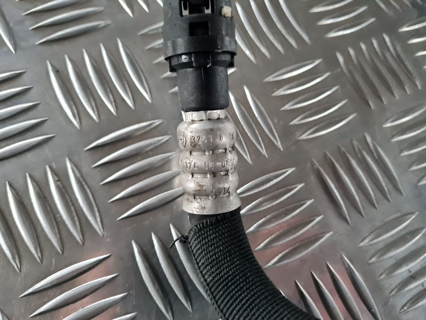 Hidrauliska pastiprinātāja caurule priekš BMW 6 E63 645 2004 5 Hidrauliska pastiprinātāja caurule priekš BMW 6 E63 645 2004