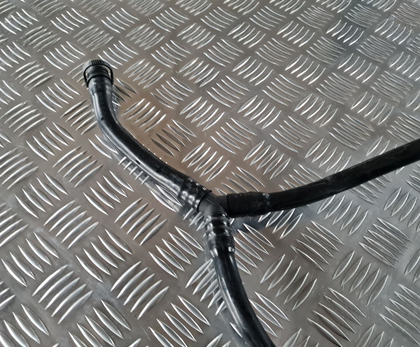 EGR caurule priekš BMW 6 E63 645 2004 6 EGR caurule priekš BMW 6 E63 645 2004