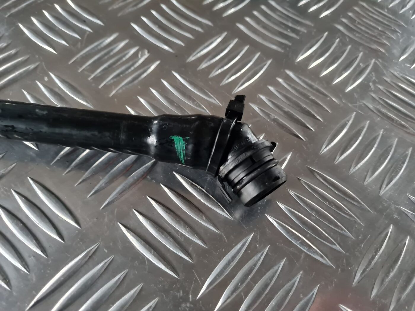 EGR caurule priekš BMW 6 E63 645 2004 3 EGR caurule priekš BMW 6 E63 645 2004