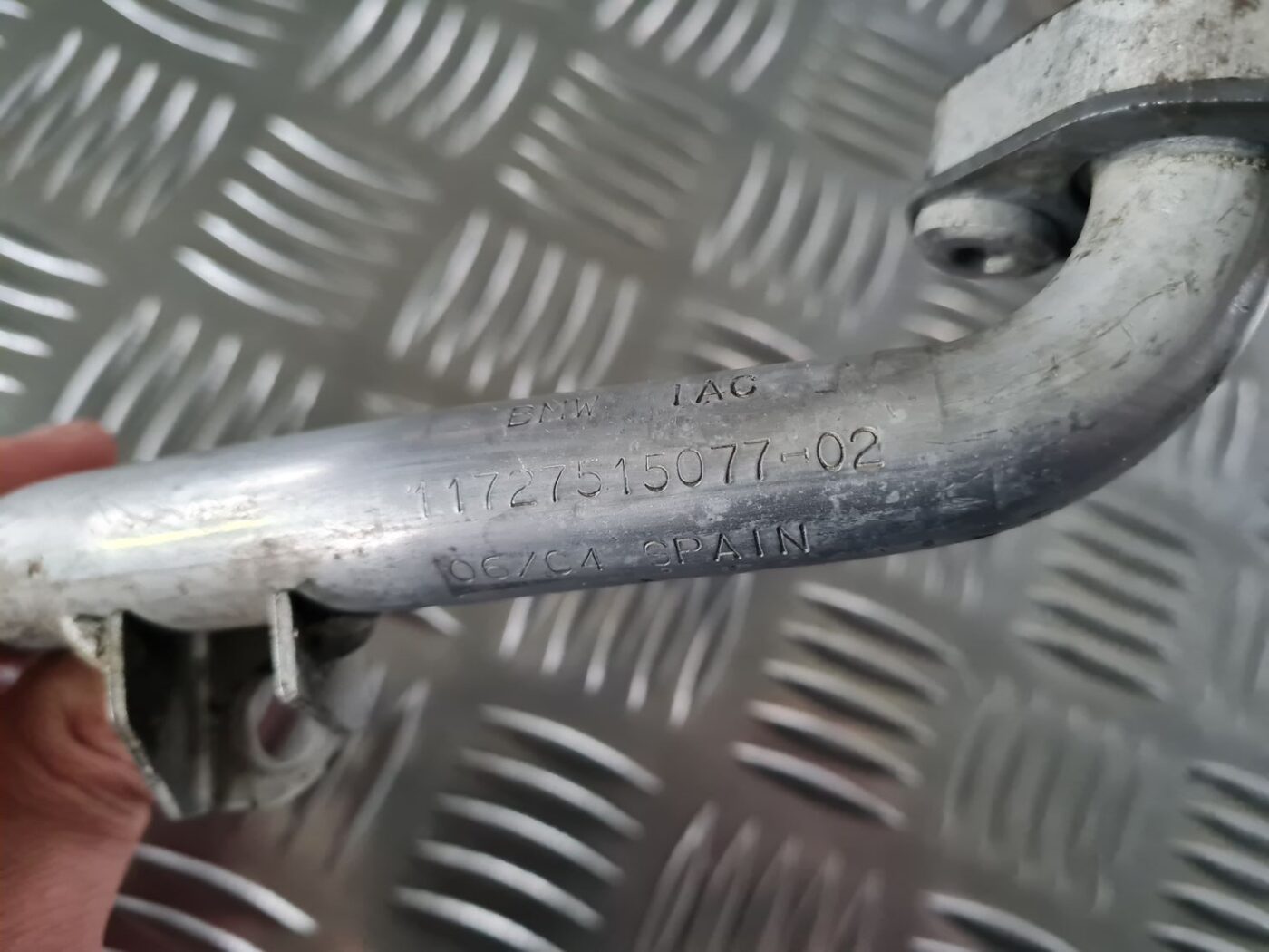 EGR caurule priekš BMW 6 E63 645 2004 4 EGR caurule priekš BMW 6 E63 645 2004