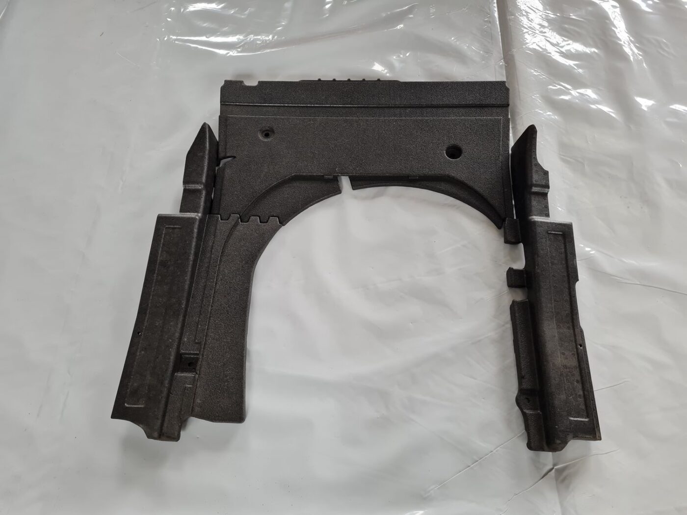 Bagāžnieka nodalījuma putuplasts priekš BMW 6 E63 645 2004 1 Bagāžnieka nodalījuma putuplasts priekš BMW 6 E63 645 2004