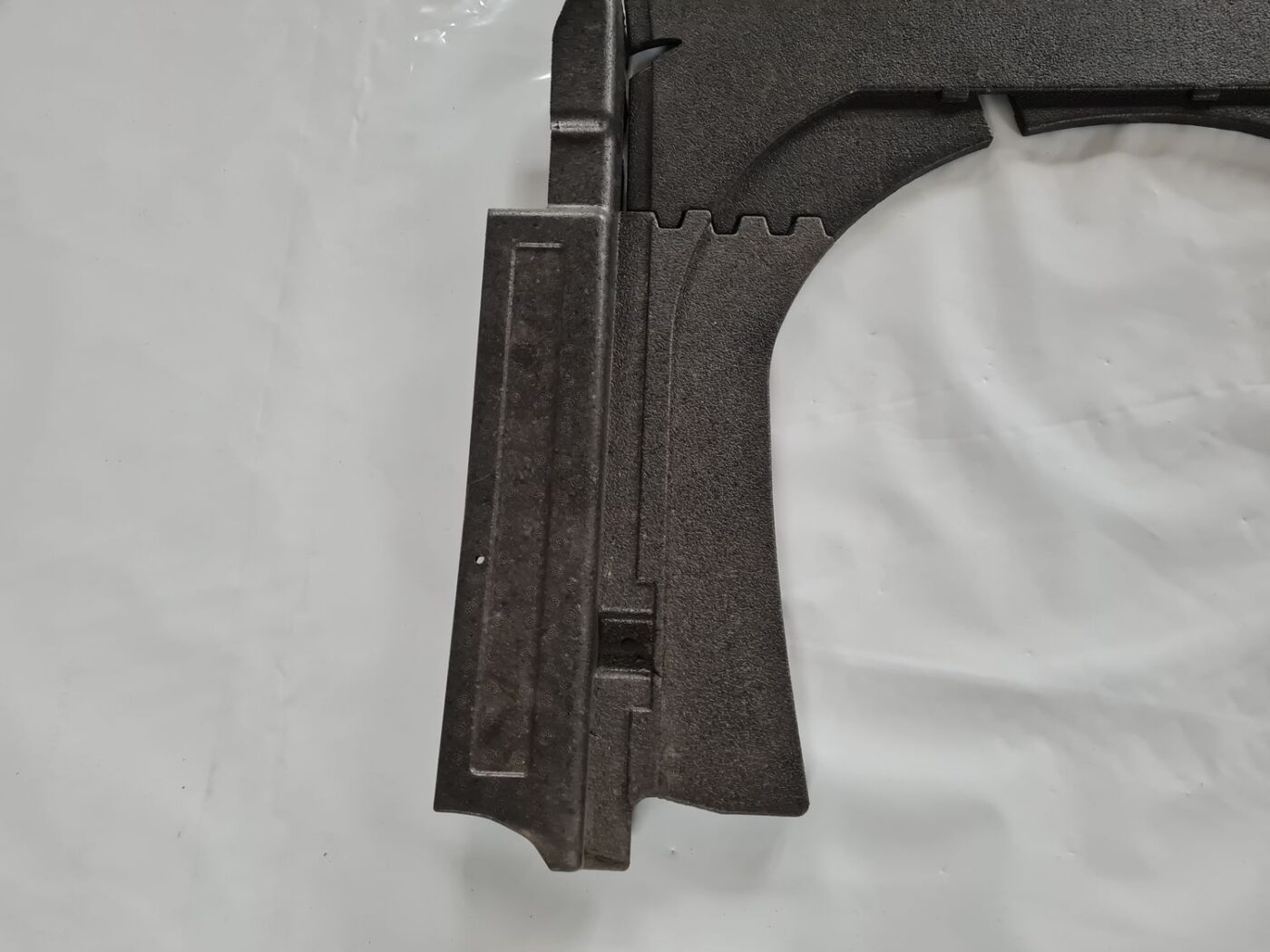 Bagāžnieka nodalījuma putuplasts priekš BMW 6 E63 645 2004 2 Bagāžnieka nodalījuma putuplasts priekš BMW 6 E63 645 2004