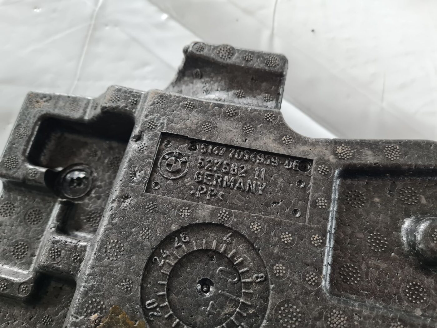 Bagāžnieka nodalījuma putuplasts priekš BMW 6 E63 645 2004 5 Bagāžnieka nodalījuma putuplasts priekš BMW 6 E63 645 2004