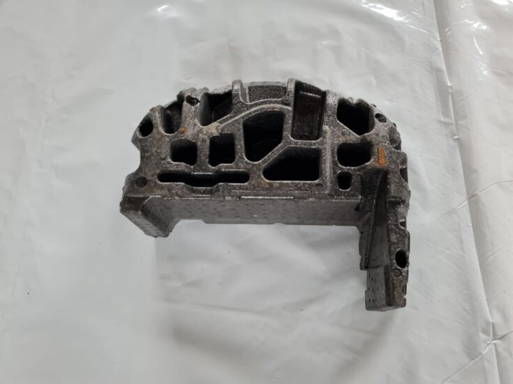 Bagāžnieka nodalījuma instrumentu ieliktnis priekš BMW 6 E63 645 2004