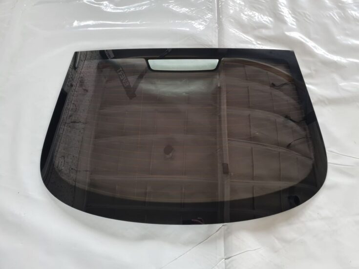 Aizmugures stikls priekš BMW 6 E63 645 2004