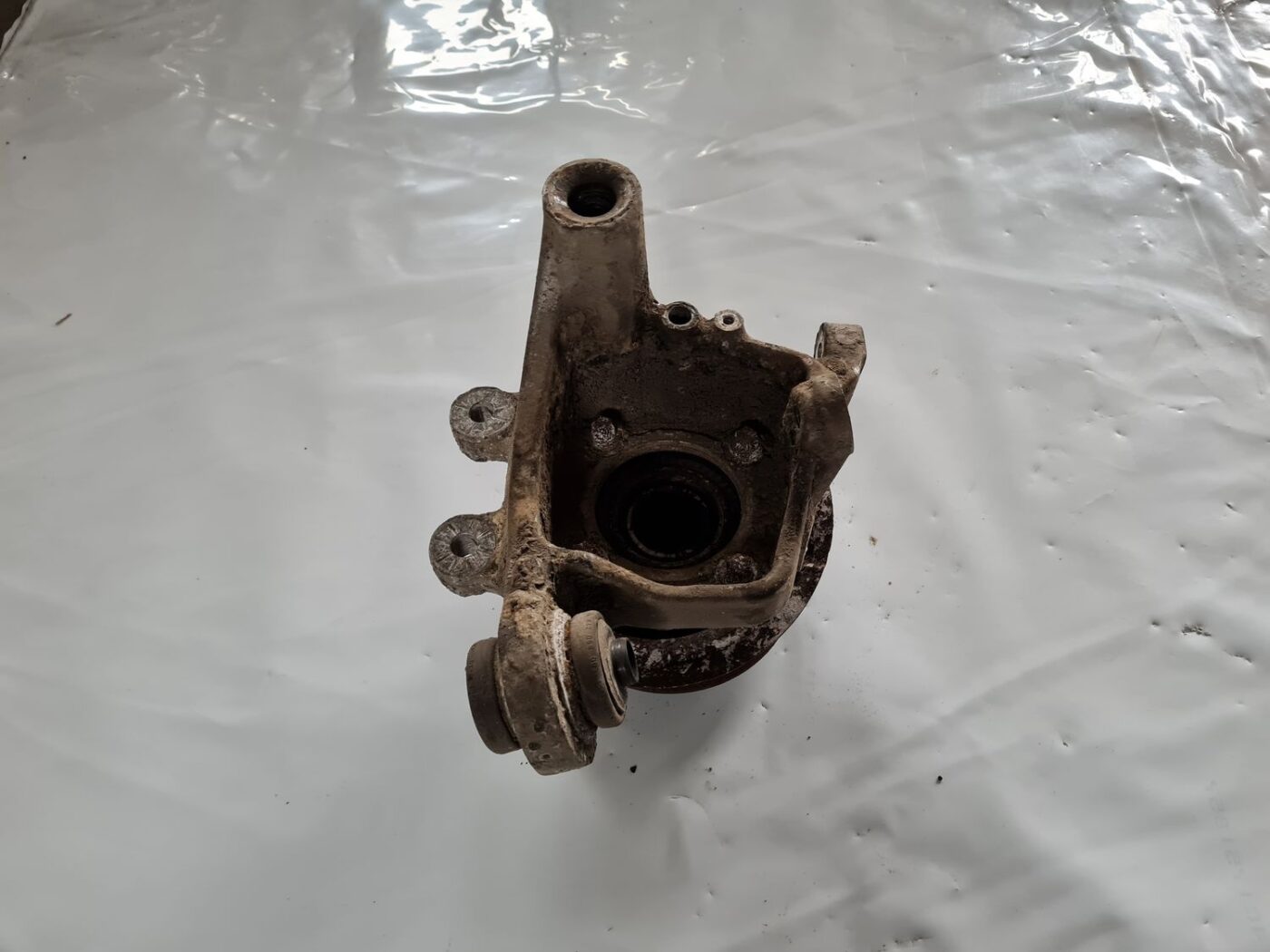 Stūres šarnīrs aizmugurē pa kreisi priekš BMW 6 E63 645 2004 3 Stūres šarnīrs aizmugurē pa kreisi priekš BMW 6 E63 645 2004