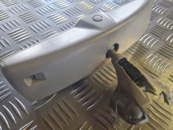 Salona atpakaļskata spogulis priekš VW GOLF 5 2004