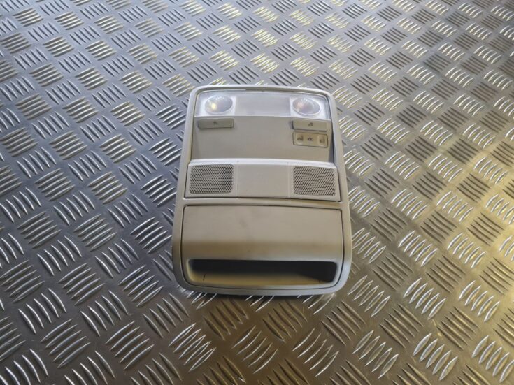 Salona apgaismojuma panelis priekš VW GOLF 5 2004