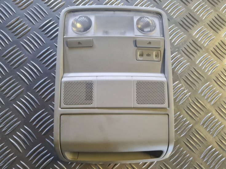 Salona apgaismojuma panelis priekš VW GOLF 5 2004