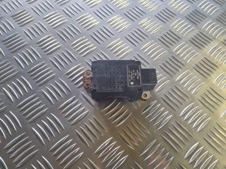 Antenas pastiprinātāja bloks priekš VW GOLF 5 2004