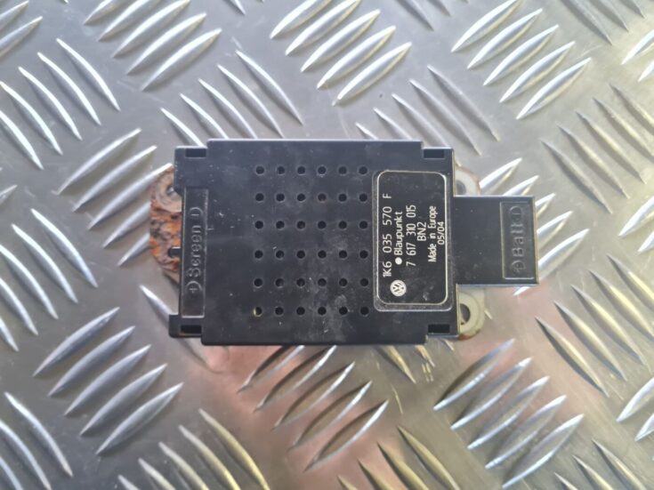 Antenas pastiprinātāja bloks priekš VW GOLF 5 2004