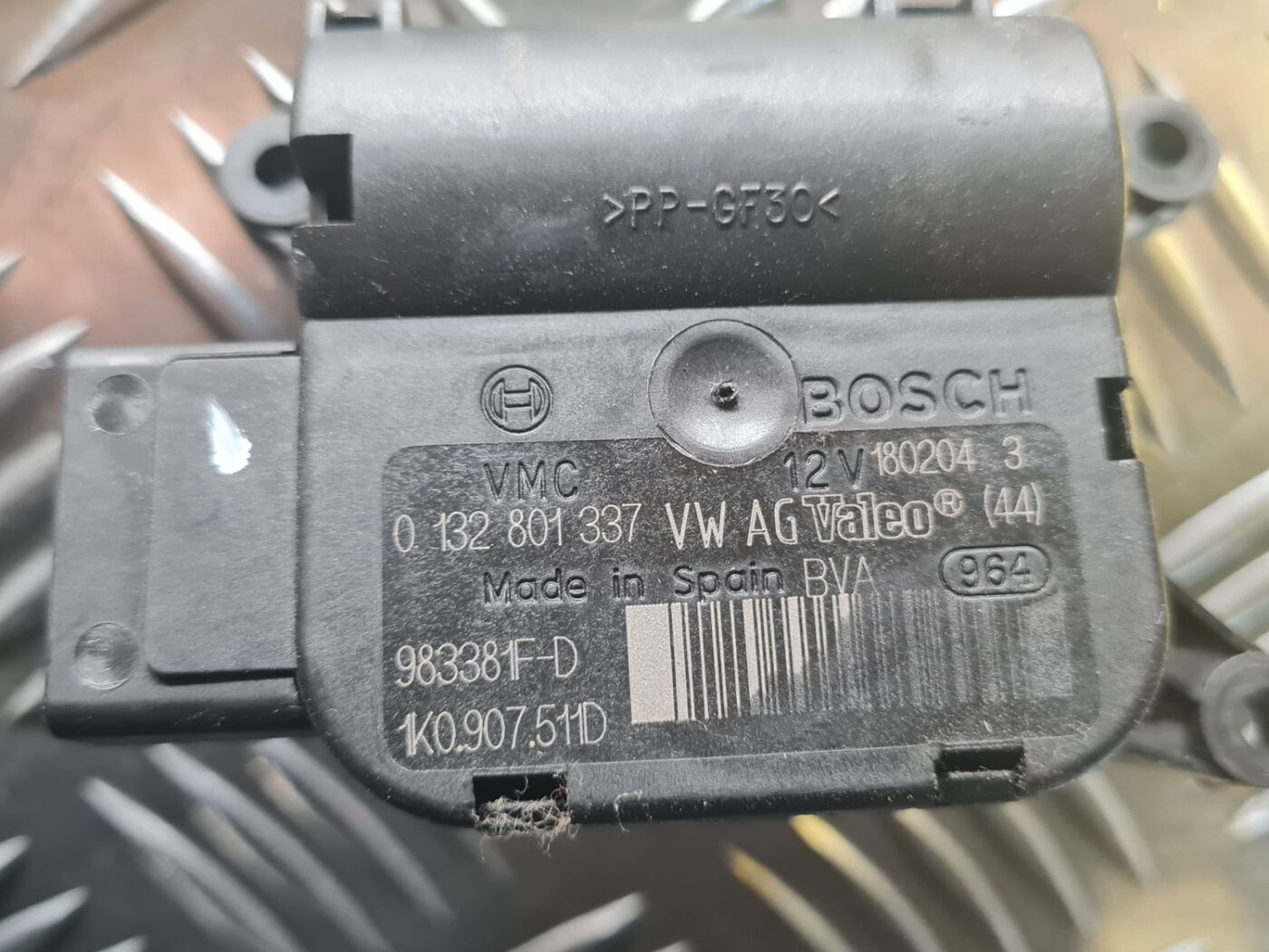 Apsildes sistēmas aktuators priekš VW GOLF 5 2004 2 Apsildes sistēmas aktuators priekš VW GOLF 5 2004