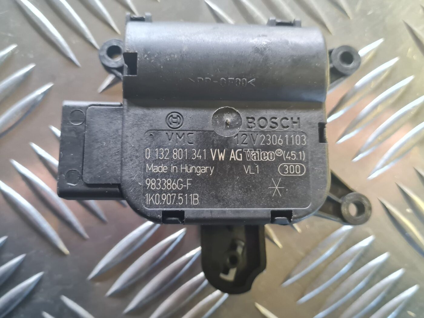 Apsildes sistēmas aktuators priekš VW GOLF 5 2004 2 Apsildes sistēmas aktuators priekš VW GOLF 5 2004