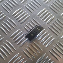 Atvēršanas/aizvēršanas poga priekš VW GOLF 5 2004