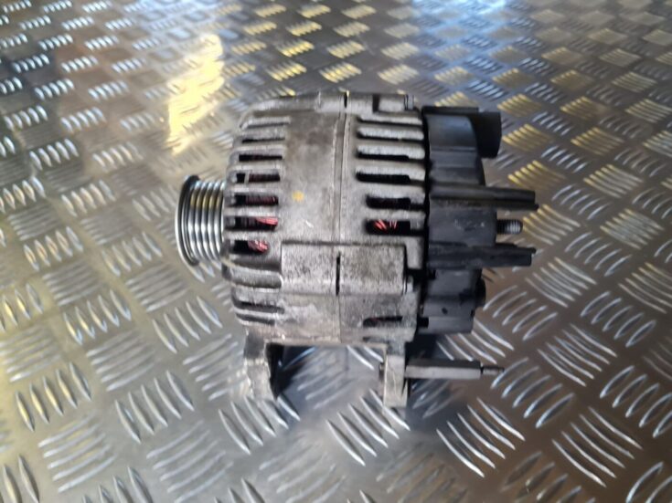 Ģenerators priekš VW GOLF 5 2004