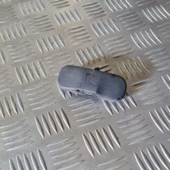 Vējstikla mazgāšanas šķidruma sprausla priekš VW GOLF 5 2004